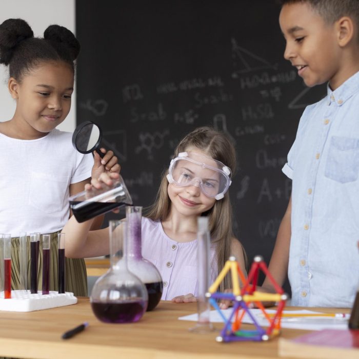 kids-learning-more-about-chemistry-class